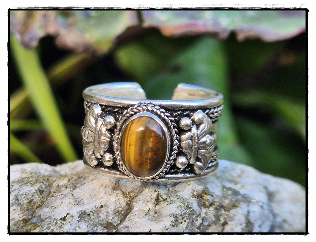 Tibetischer Ring mit Tigerauge