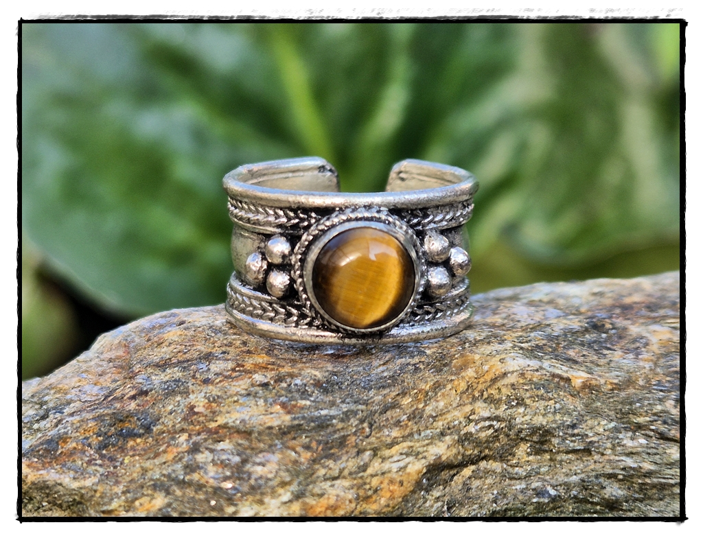 verstellbarer Ring aus Nepal mit Tigerauge