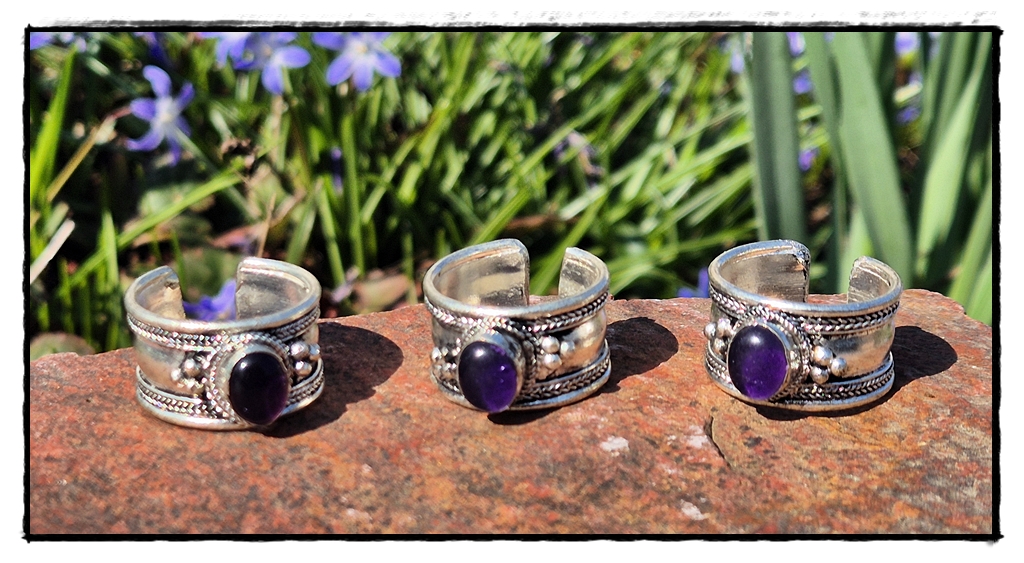 tibetischer Ring mit Amethyst-Imitat