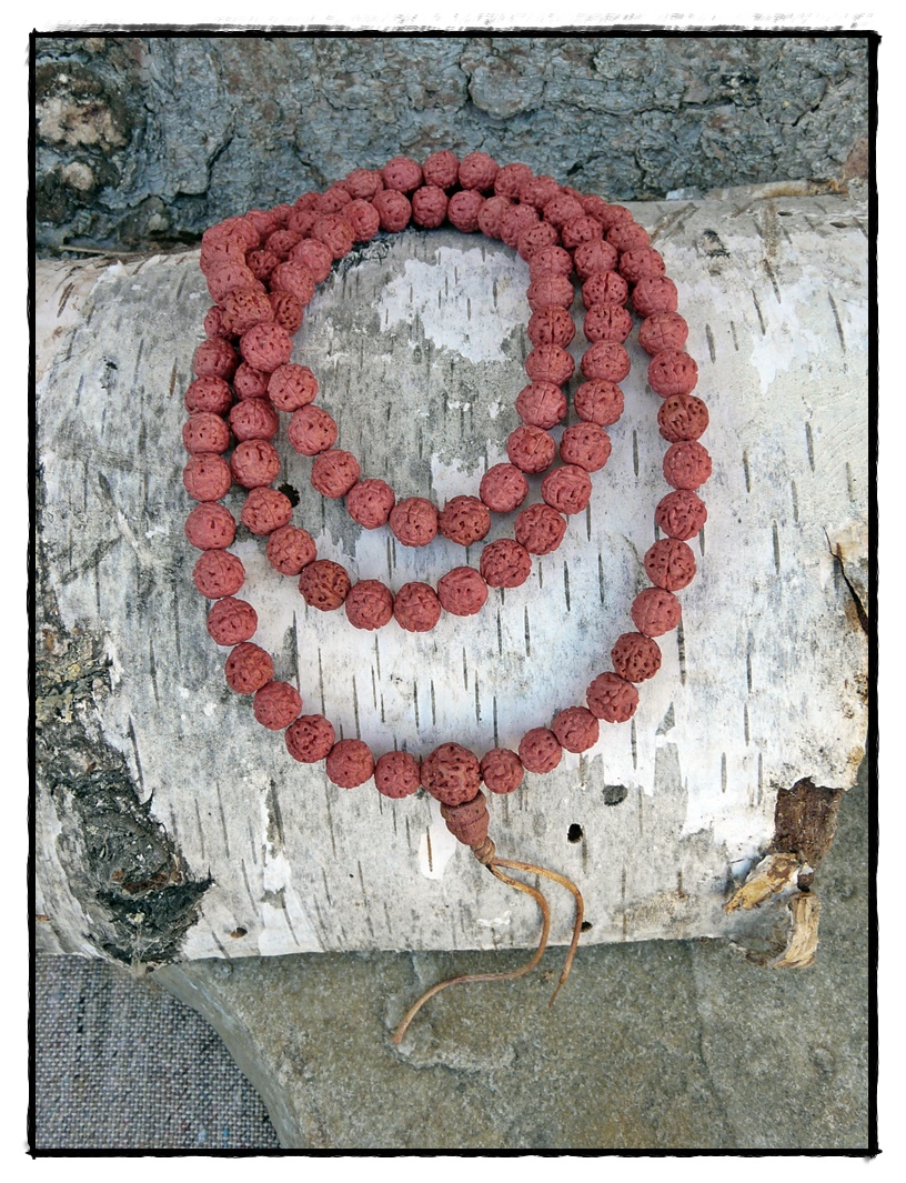 Rudraksha-Mala mit eingefärbten Samen, pink/rosa