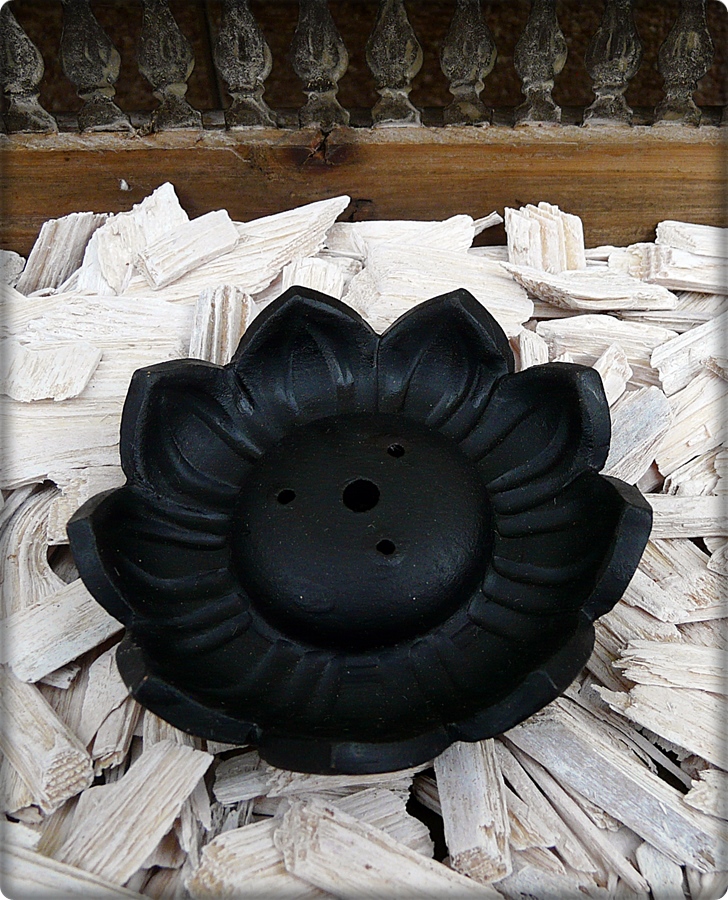 Lotus Räucherhalter aus Ton