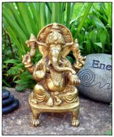 Ganesha auf Thron sitzend