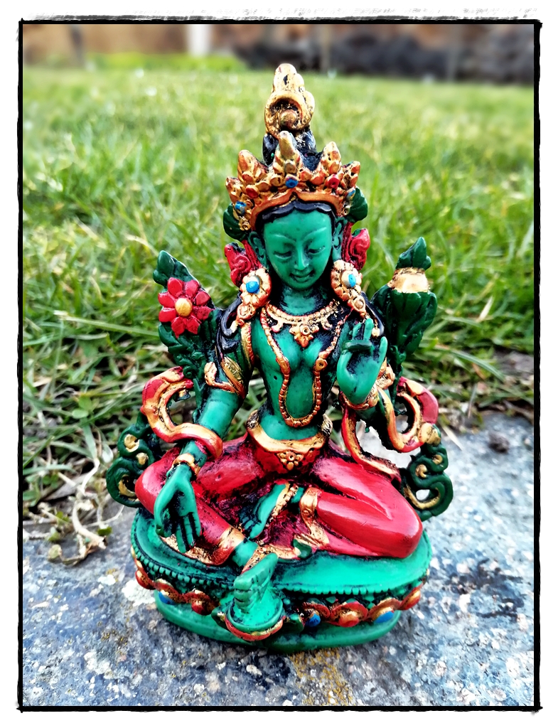 Kleine grüne Tara Figur, handbemalt