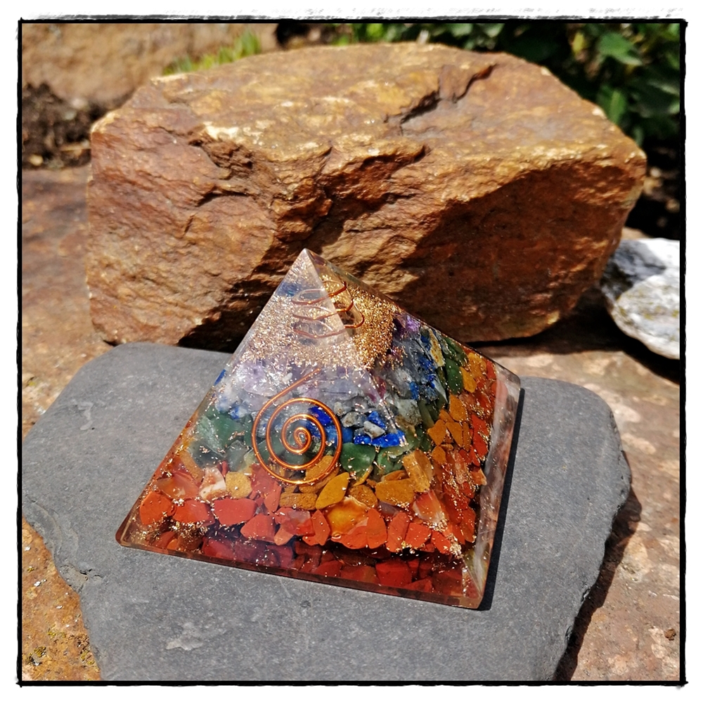 Orgonit-Pyramide Regenbogen