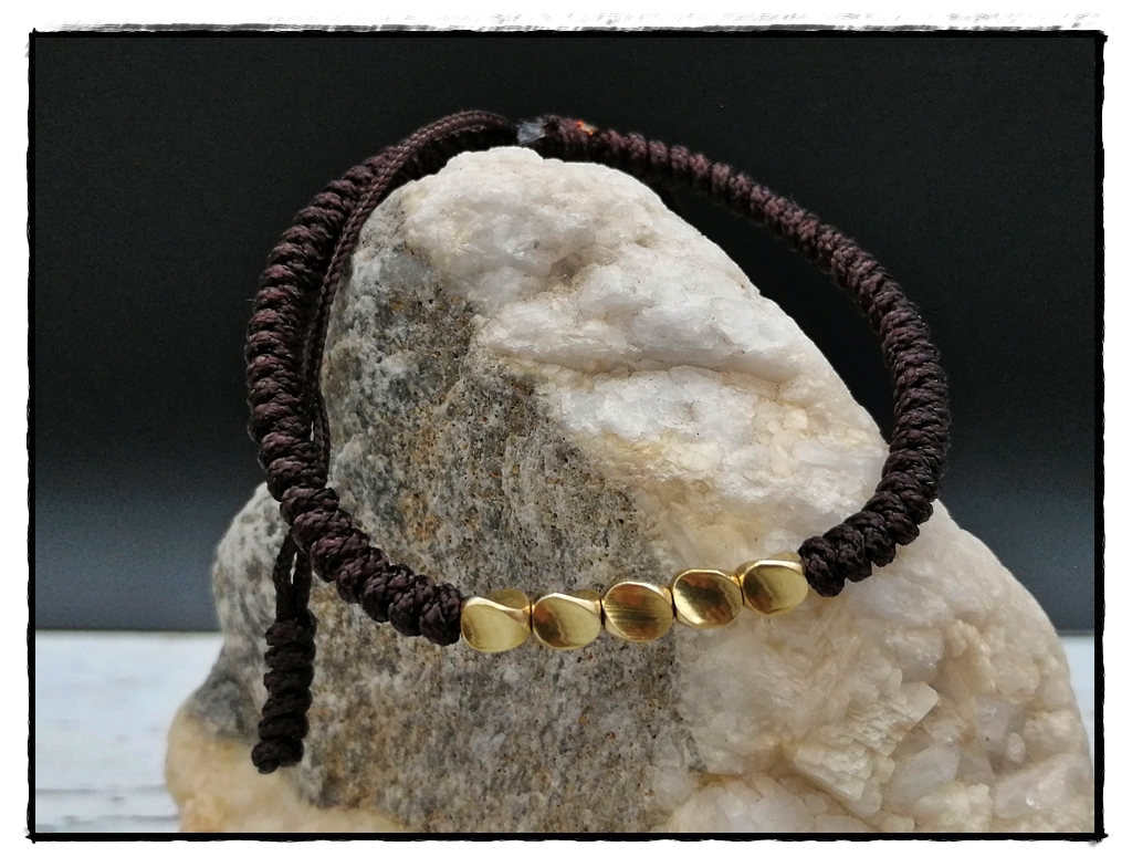 Buddhistisches Armband mit Kupferperlen