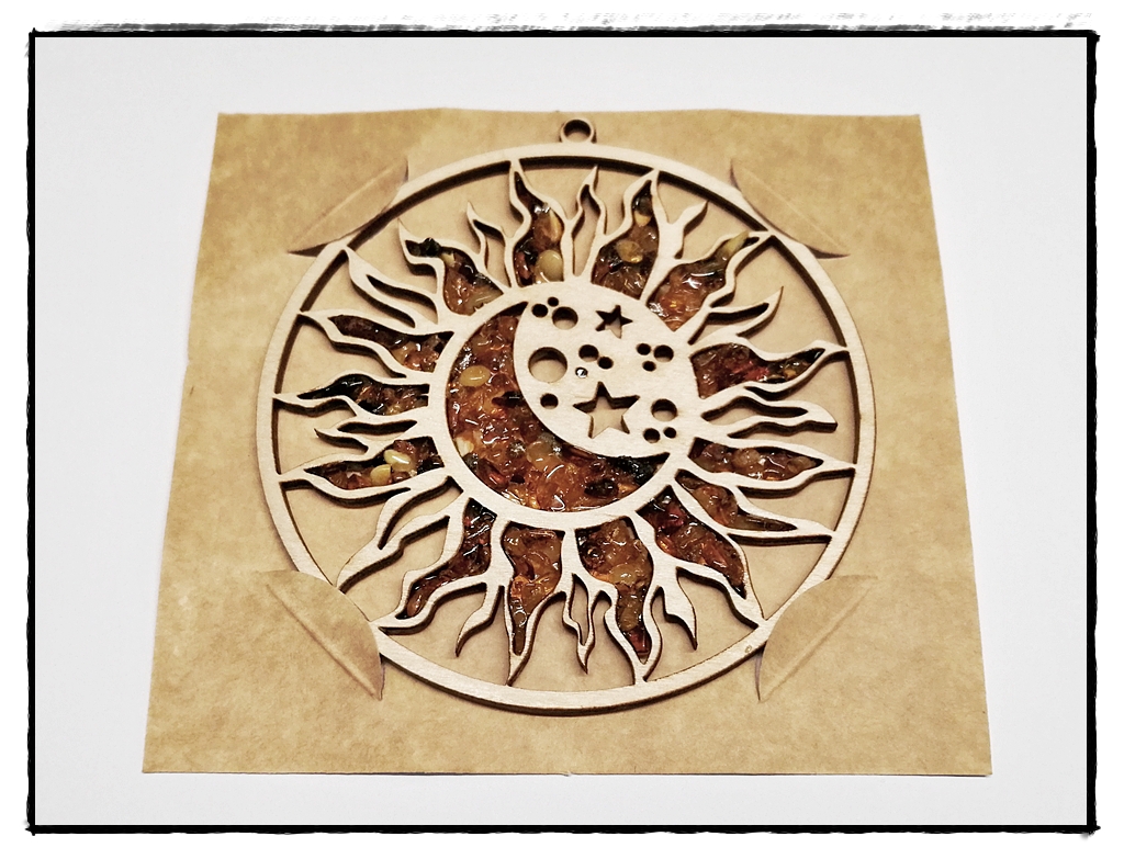 Sonnenfänger Sonne Mond und Sterne aus Bernstein