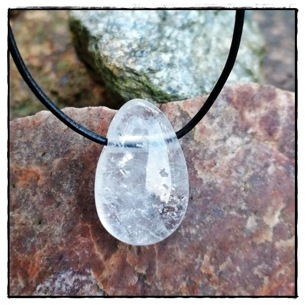 Bergkristall Anhänger mit Band