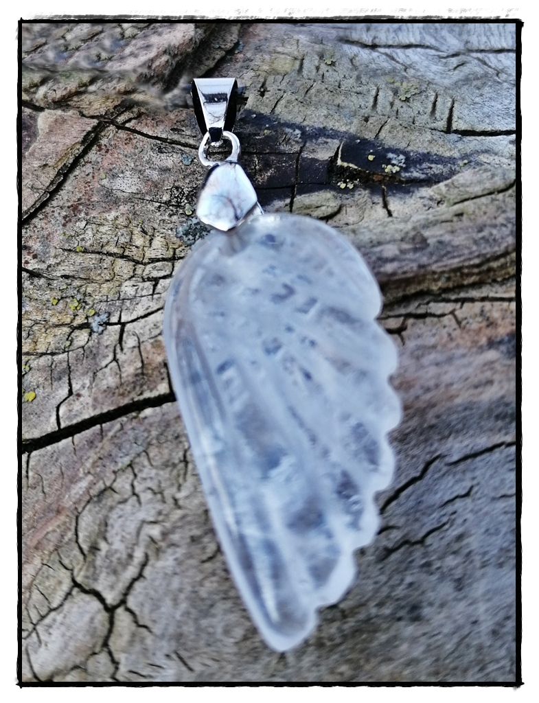 Engelflügel Anhänger aus Bergkristall