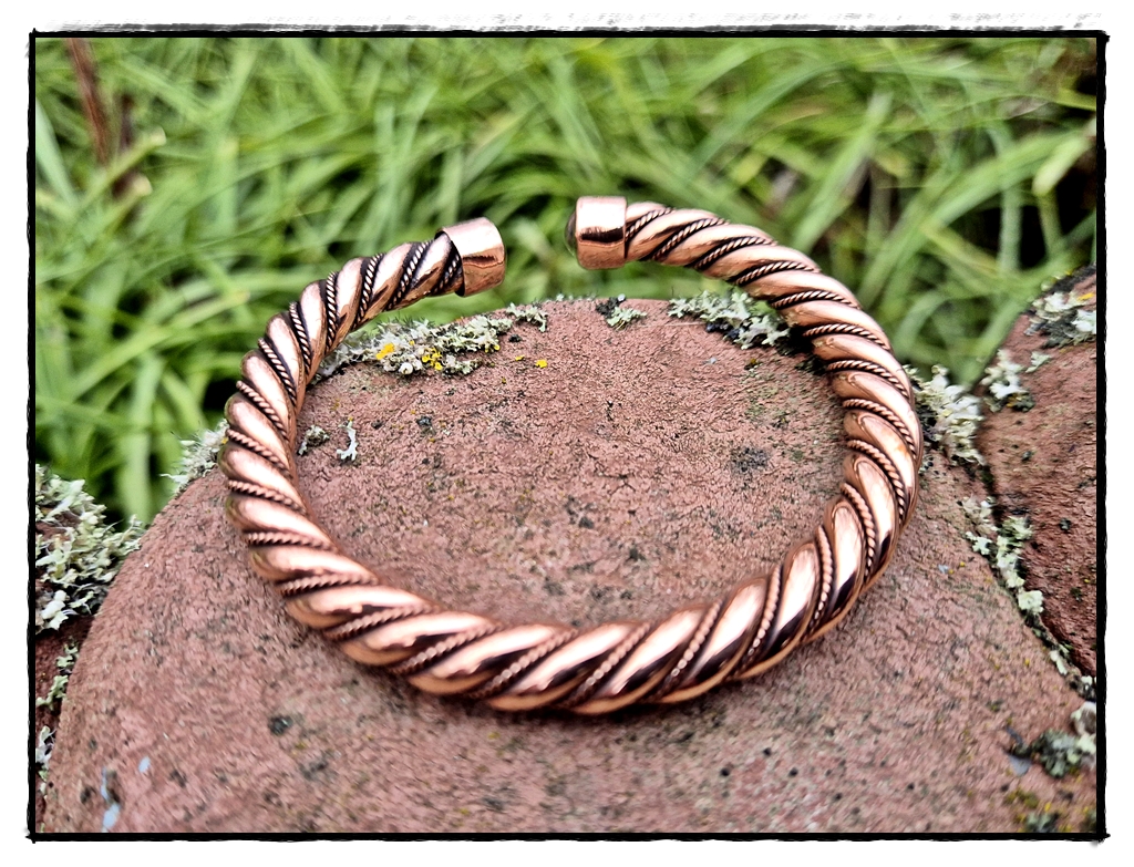 Gedrehter Kupfer Armreif