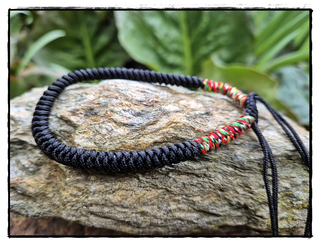 Makramee Armband schwarz / bunt