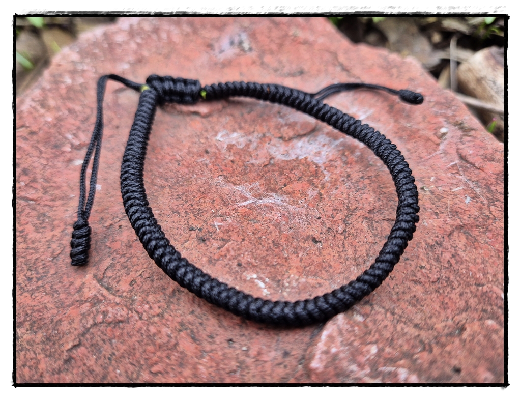 schwarzes Makramee Armband, verstellbar