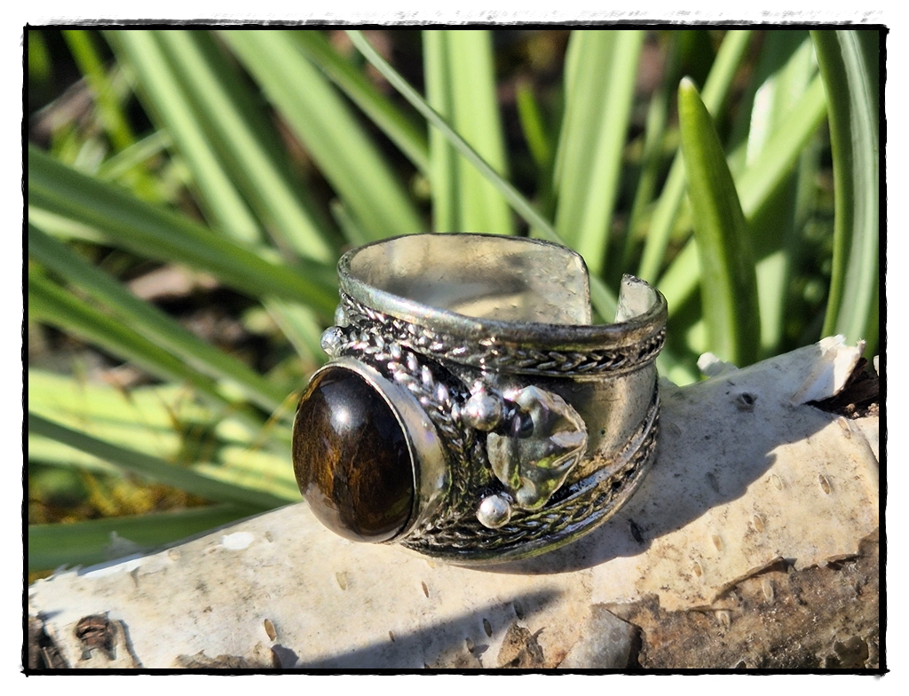 Ring mit Tigerauge Stein
