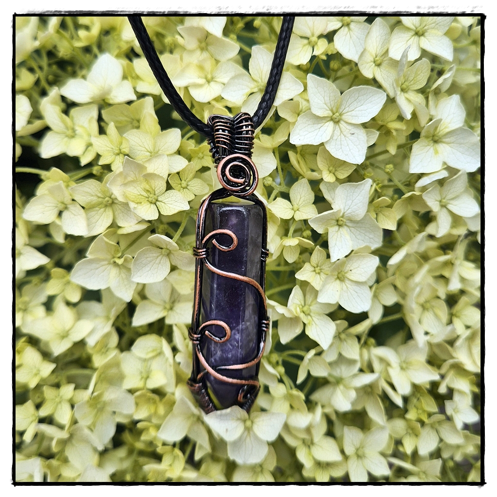 Amethyst Steinspitze mit Kupferdraht