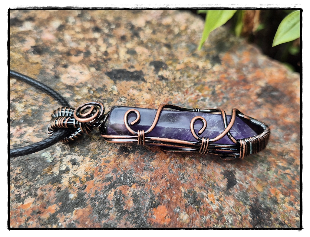 Steinspitze Amethyst mit Kupferdraht
